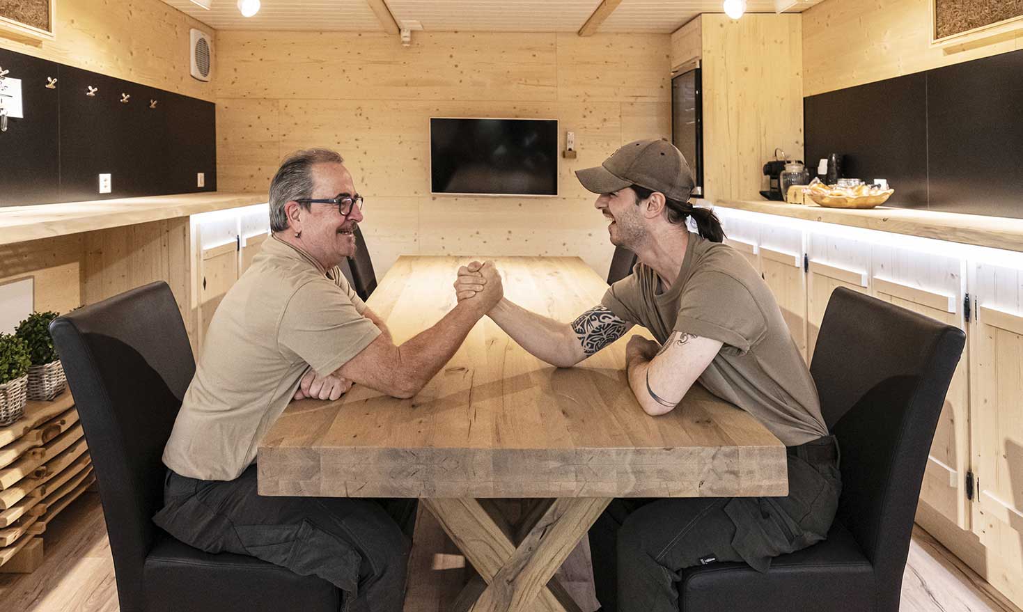 Bild von Tisch im Esszimmer